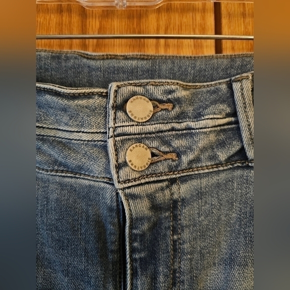 Kancan Light denim jeans with rips ,detailing, 2 buttons - Picture 6 of 6